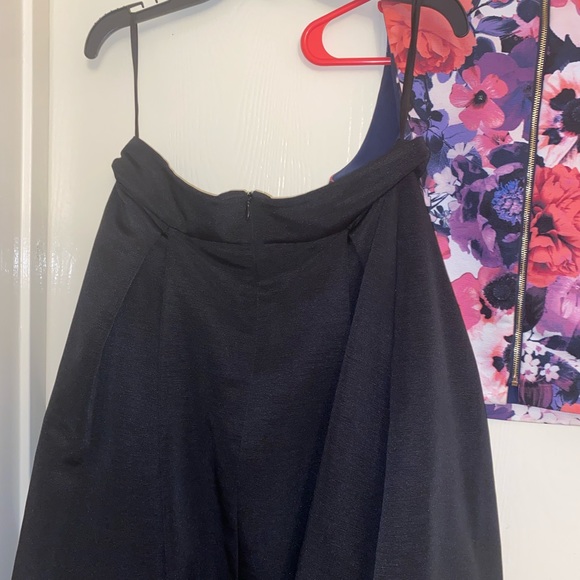 Two piece set - Picture 6 of 9